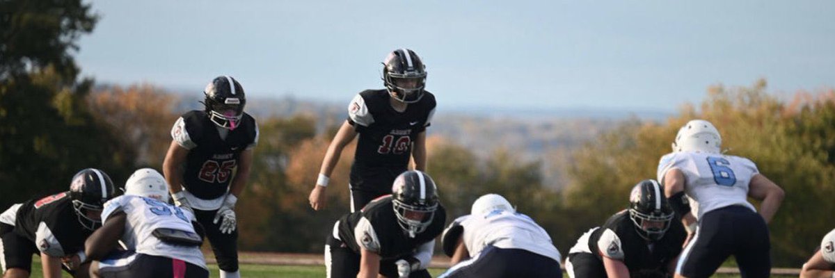 NE6FB_Recruits's tweet photo. Camp⛺️Season

@PAbbeyFootball’s 6’4 200 QB @FinnLoVerme ‘29 developing relationships with @UAB_FB staff.
#NEPSAC https://t.co/BJTofYg4TL