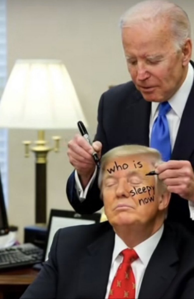 PurpleGimp's tweet photo. @CdnPrairie07 @ElizabethRBess @CR_1257 @perfectrose2011 Not even a little. We're all waiting for it to happen. But these made me laugh so hard my ribs hurt. 😆 https://t.co/nQDe3q5JUK