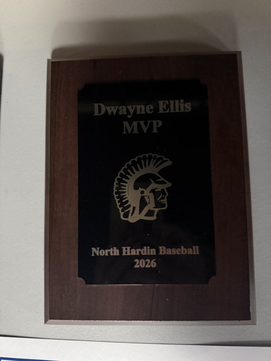 chamilton725's tweet photo. Great senior year got 12 awards… 
Dewayne Ellis MVP
Runs scored 
Batting avg 
Hits 
Doubles 
Triples 
Home runs
ERA 
Strikeouts 
Slugging % 
RBIs 
Stolen bases 
@Ethan_utley15 
@gray_thorne https://t.co/R4kmUXSXVt