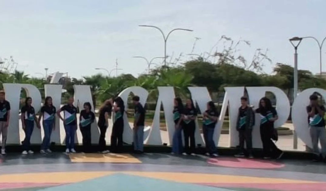concejolags's tweet photo. #4jun Concejal ING. Elizabeth Gutiérrez acompaña A La Promoción II Del Complejo Escolar Ayacucho En Recorrido Por Maracaibo 

Más: https://t.co/G7KkIh3kJN https://t.co/mpEJVqRlHY