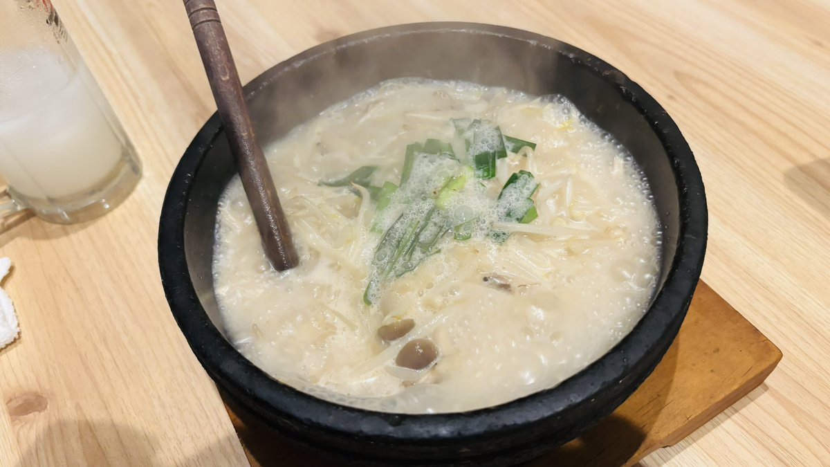 torafugujp's tweet photo. 遂に王道家系のラーメンが岡山で食べられそう‼️並ぶんやろうなぁ〜。。。🍜 https://t.co/L3feyjttet