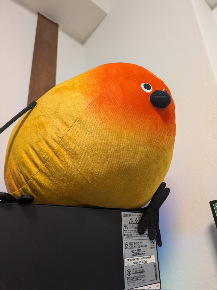papershell45v's tweet photo. インターネッツを見守る鳥 https://t.co/LWCvjkFB0Z
