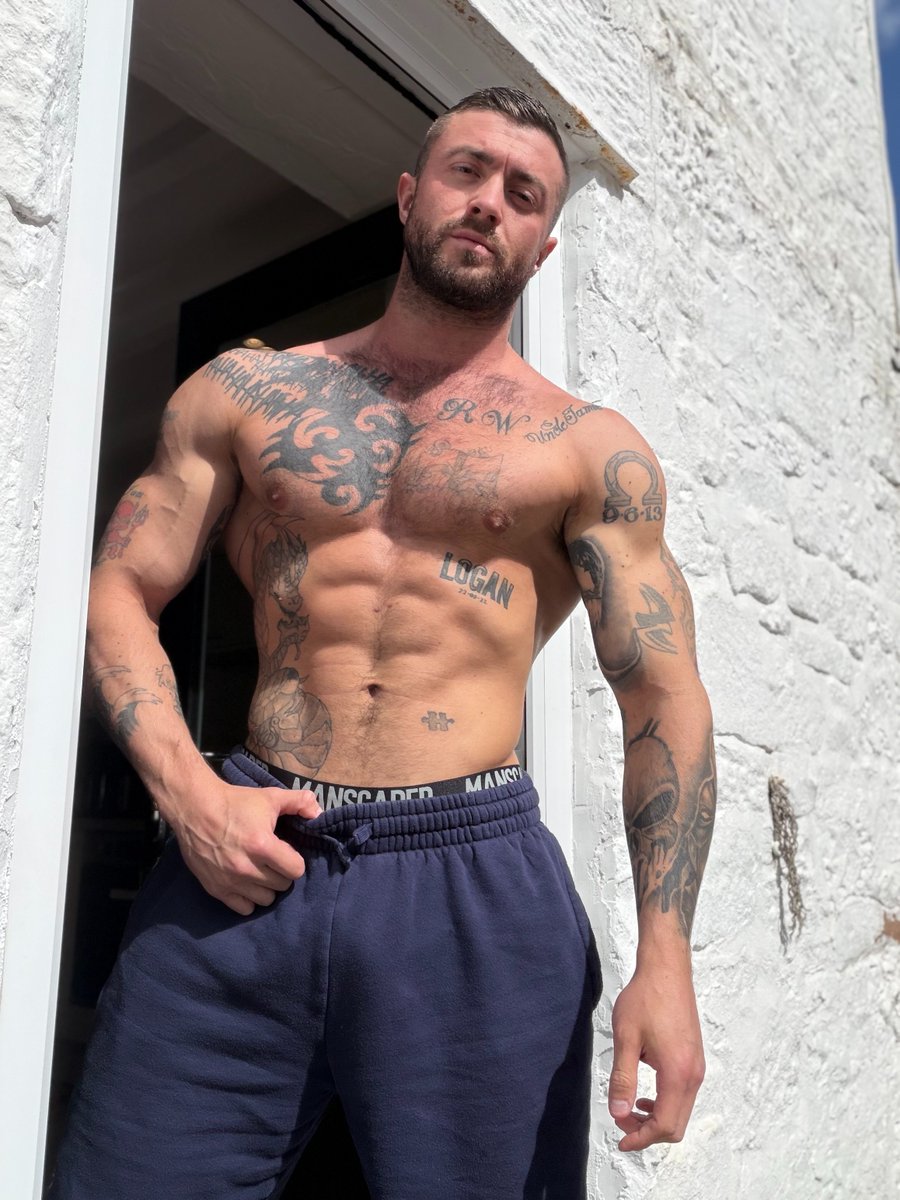 JamesHardyx93's tweet photo. If I were your instructor, would you survive the workout? 😉 https://t.co/vW6Nsp0vx5
