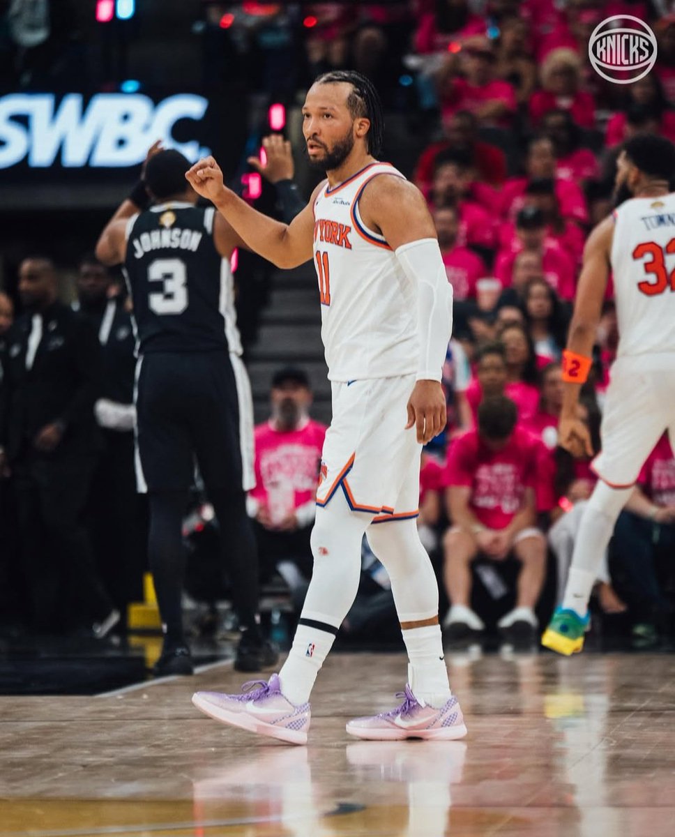 MBRDeportivo's tweet photo. Jalen Brunson🇺🇲🗽sigue con excelentes numeros en la racha de 12 victorias seguidas de los Knicks promediando👇:
35.9Min.
26.9Ptos.
2.7Reb.
6.3Ast.
49.2% FG%
33.3% 3P%
85.9% FT%
#AlwaysKnicks #2026NBAFinals
@ElTioElie @vozdelfanatico @CrunchTimerd https://t.co/WkejtQnxx0