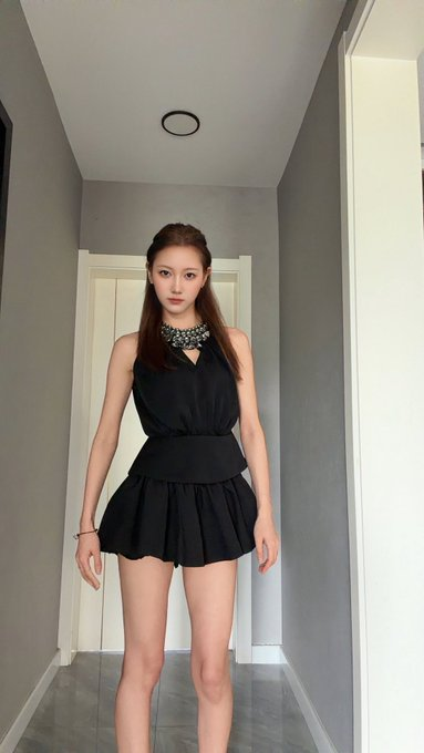 pplook's tweet photo. 中午在食堂吃饭，突然听到边上妹子说：“你们看看，喝免费汤的都是屌丝。”我这暴脾气，当时我就怒了，转过头跟妹子说：“免费汤怎么了？你好好看看，我没有喝免费汤，也是屌丝。” https://t.co/y2YXtprYbM