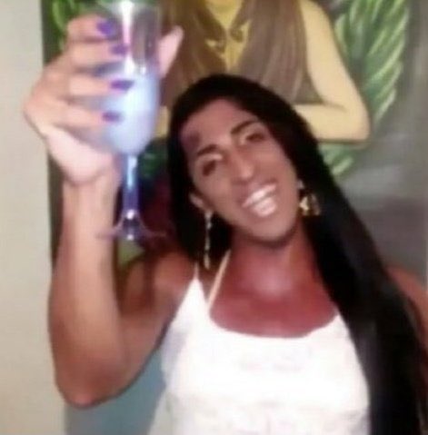 Vinicius5oliver's tweet photo. Gnt a giogio chegou com tudo, colocou a xereca na mesa e acabou com o nizan kkkkk, o climão na espreguiçadeira ksksks
#DeFériasDiretoria #ExNaMTV https://t.co/kSmZ2JdeXG