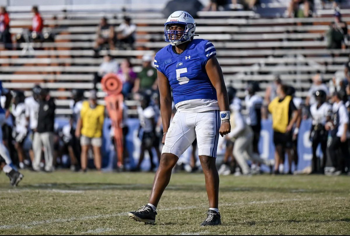 JudeKersnason27's tweet photo. After a conversation with @CoachChrisDent I am blessed to earn a division 2 offer from Chowan university￼💙🤍!! @PortCharlotteFB @CoachFreemanFB @CoachDebus @Coachcowen11 @arnpcool https://t.co/9r5dO3CFKe