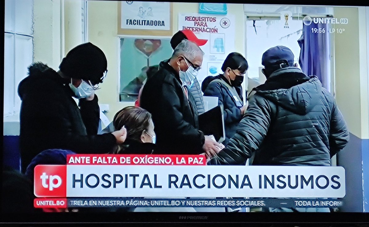 ClauSorucopress's tweet photo. Para el mundo: "opinólogos" de otros países que no tienen idea dónde está #Bolivia mienten. 
Lo que sucede en nuestro país son:
DELITOS DE LESA HUMANIDAD: TORTURAS, HAMBRUNA Y MUERTES POR CERCOS DE CIUDADES ENTERAS A CARGO DE GRUPOS VIOLENTOS QUE USAN DINAMITA"
Fin del comunicado https://t.co/DNUZW2xc3e