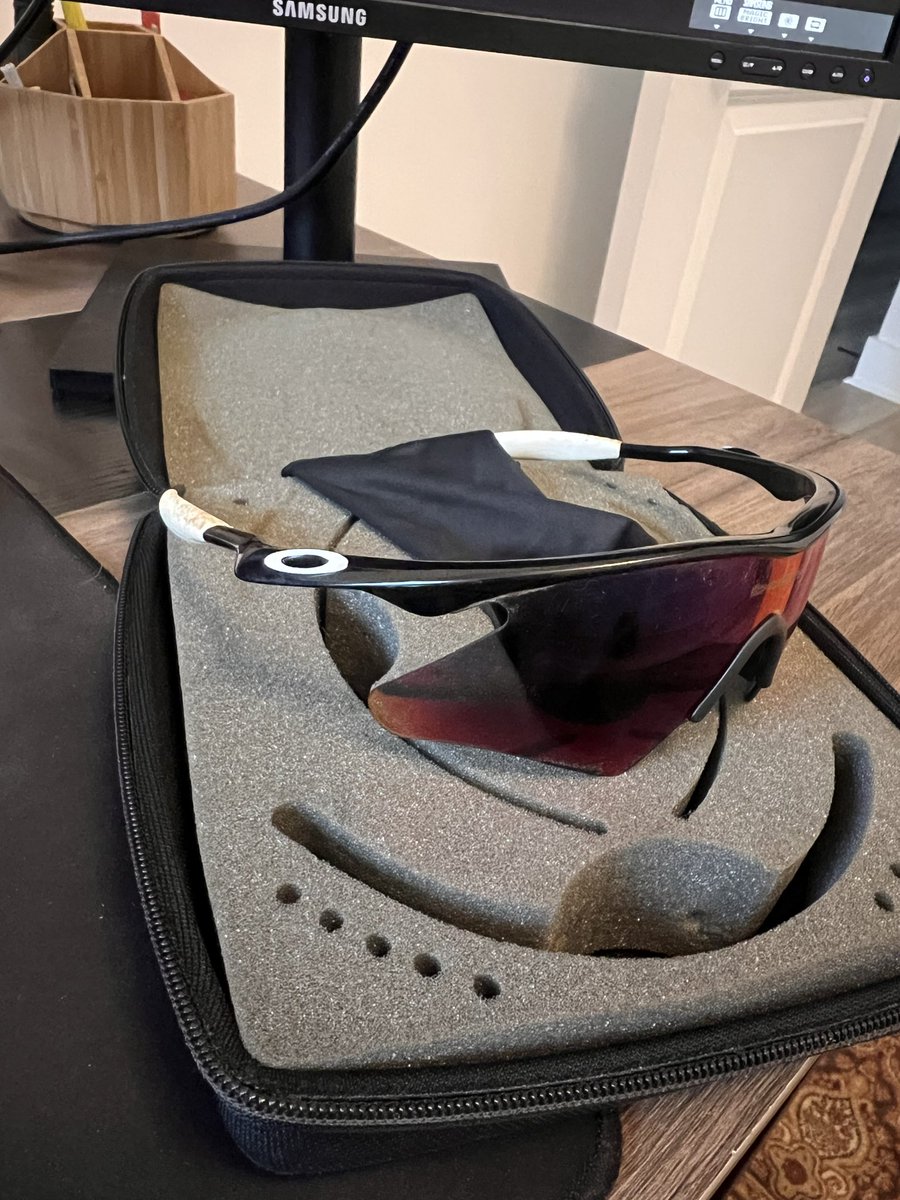 TourVisorOnly's tweet photo. @APGlea21 @leftyzag @BarstoolBigCat Had to go to hell and back to get a custom pair of the classics back in the day. Can confirm they are sick. https://t.co/8XODTTXl2I
