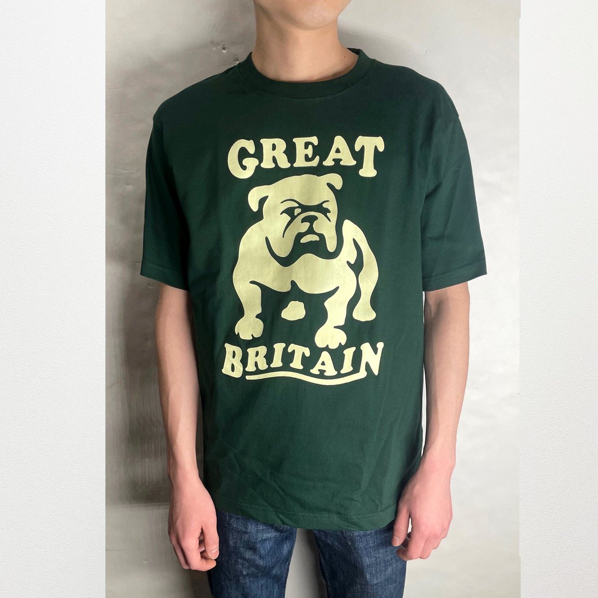 original_john's tweet photo. Original John
T-BRITISH BULLDOG

定番ブリティッシュ・ブルドッグTシャツ。
背面裾に"BULLDOG"刺繍。
https://t.co/bhBjpT8er2 https://t.co/INNBSmCaTh