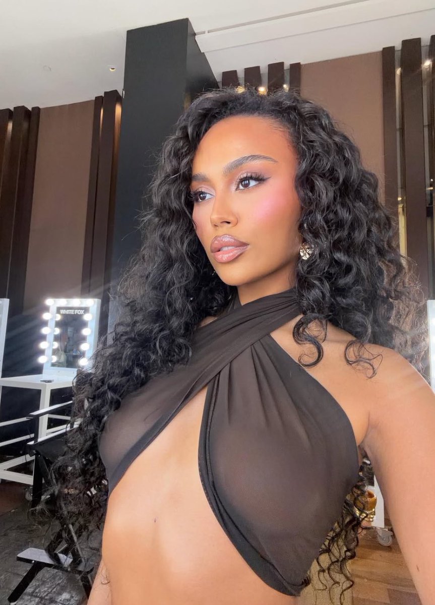 Reallytipsyy's tweet photo. give Ella her 10s she kept us fed with looks and drama while she was going through WW3!! https://t.co/06QSqHbfOw