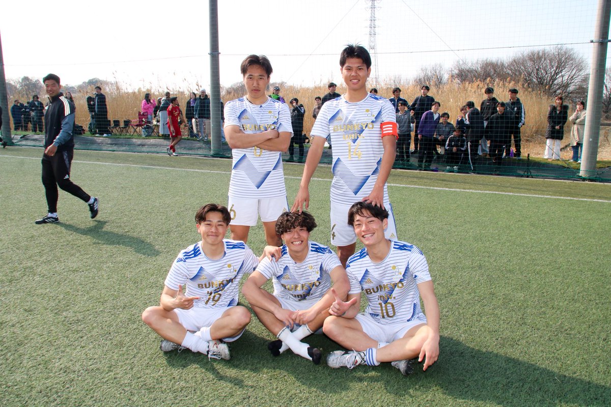 hiroki080181's tweet photo. 彼らは、HEROs
サッカーだけでなく、自分の人生にとってもヒーローであったことに気づかされました！

やはり、先輩が好きです😊

またいきましょ！！
ダーツ🎯練習しておきます！ https://t.co/0kcegyeX6y