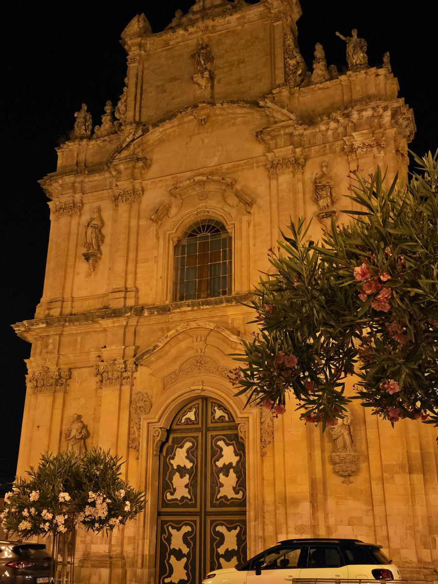 AdVGray's tweet photo. #scicli
By night https://t.co/Ox1Stu9bD9