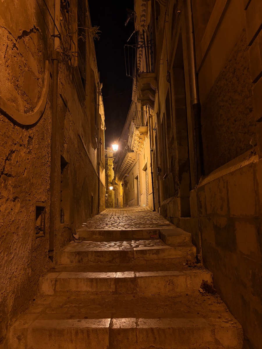 AdVGray's tweet photo. #scicli
By night https://t.co/Ox1Stu9bD9