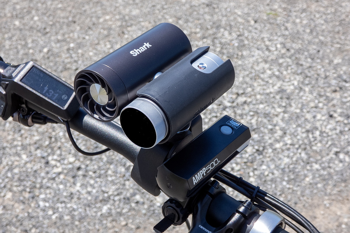 kaden_watch's tweet photo. シャークのハンディファンをe-bikeに装着して走ってみた【家電ミニレビュー】 https://t.co/i9hTFeygKz https://t.co/AlIMgvWDJp