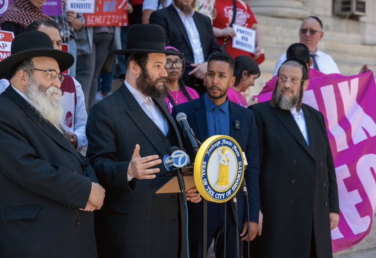 UnitedJewish's tweet photo. Today I was proud to stand with @BKBPReynoso to demand action against SNAP benefit theft. Too many hardworking NY families are being robbed of the assistance they need to put food on the table. New York must do more to protect recipients and stop this growing crisis. https://t.co/OhAIJSpiTz