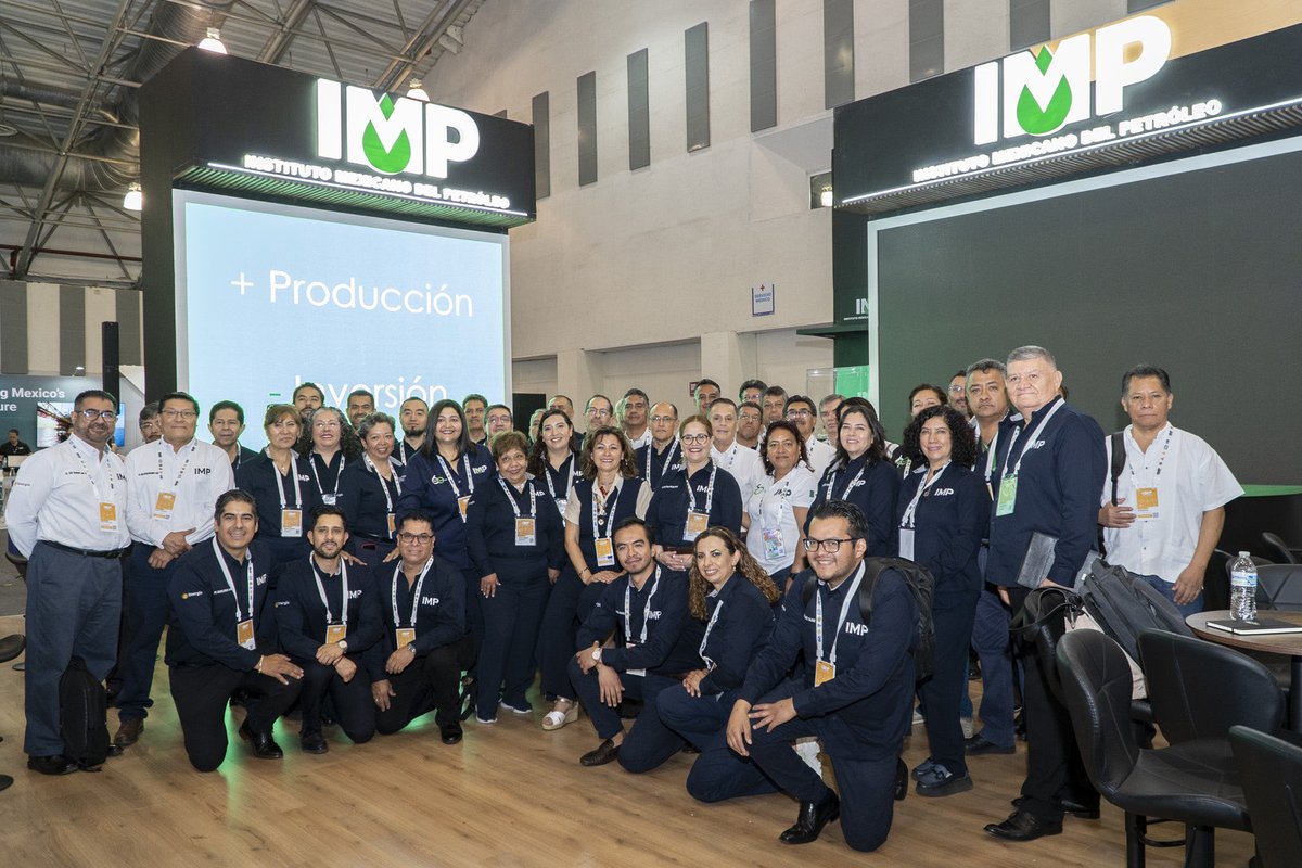 ElizabethMar_J's tweet photo. Siempre es un gusto coincidir con colegas y amigos que comparten el compromiso de fortalecer nuestro sector. 👏🏼

Estos encuentros nos permiten intercambiar ideas, alinear visiones y sumar esfuerzos para impulsar el desarrollo energético de México.

#CMP2026 https://t.co/eBWyTKTuD7