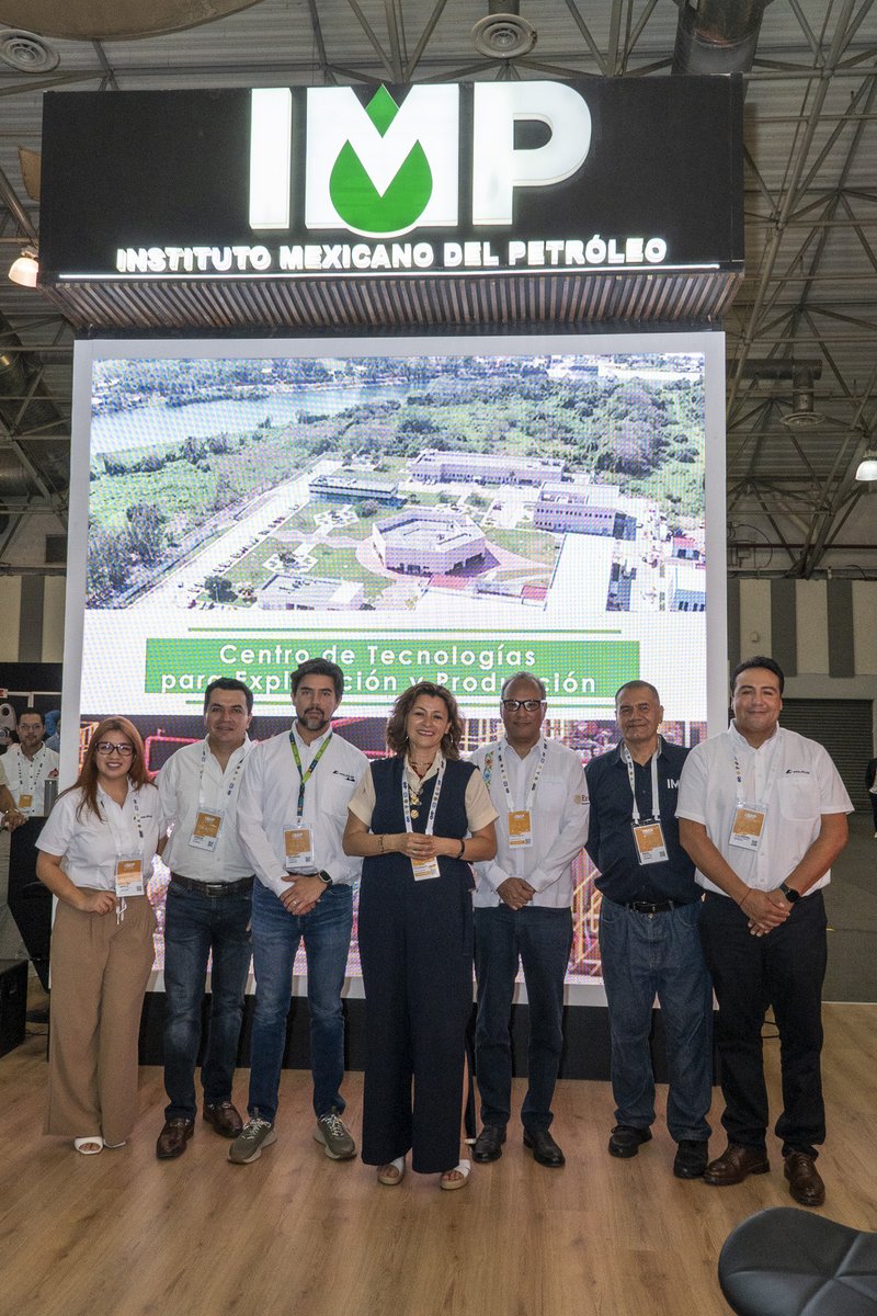 ElizabethMar_J's tweet photo. Siempre es un gusto coincidir con colegas y amigos que comparten el compromiso de fortalecer nuestro sector. 👏🏼

Estos encuentros nos permiten intercambiar ideas, alinear visiones y sumar esfuerzos para impulsar el desarrollo energético de México.

#CMP2026 https://t.co/eBWyTKTuD7