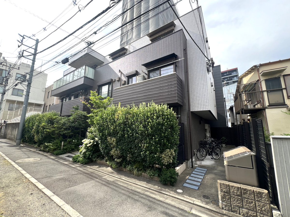 koide_real_est's tweet photo. 「人気の大井町...パナソニックホームズ施工のハイグレード物件」に関しての紹介記事をブログで更新しました!!
https://t.co/S13IXZsz5z
＃大井町　＃大森　＃パナソニックホームズ施工　＃ハイグレード　＃1DK　＃オートロック　＃宅配ボックス　＃２人入居　＃新婚さん　＃転勤　＃小出不動産 https://t.co/Ps3cWaWI7X