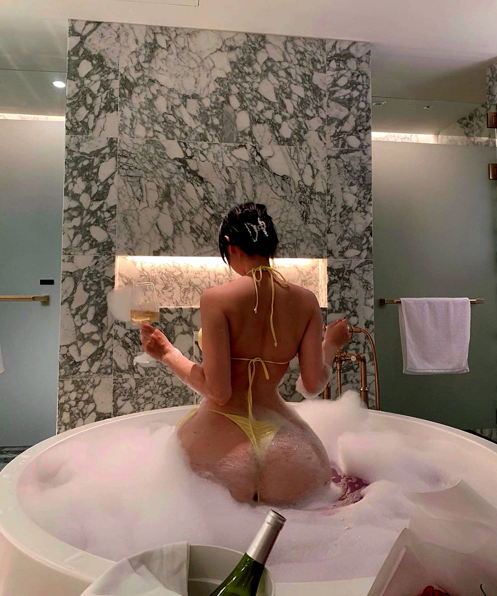_llmnb's tweet photo. 𝐔𝐆𝐇 another fucking 𝐈𝐍𝐌𝐈𝐆𝐑𝐀𝐍𝐓 🦍 sneaking into my bathtub with that 𝐓𝐇𝐈𝐍𝐆 ♠️ hanging between his thighs... So? You gonna get in or what!? You damn 𝐌𝐎𝐍𝐊𝐄𝐘 🤢 https://t.co/gxToeS4Uow