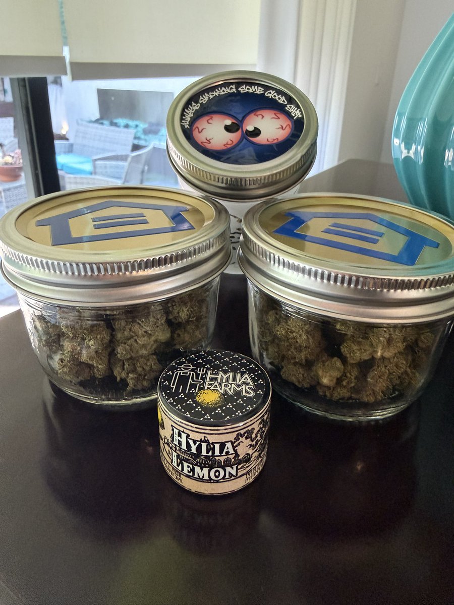 artofsmokinout's tweet photo. Love me a .@hash_tom_ delivery 😎🔥 https://t.co/ybKFHCalPT