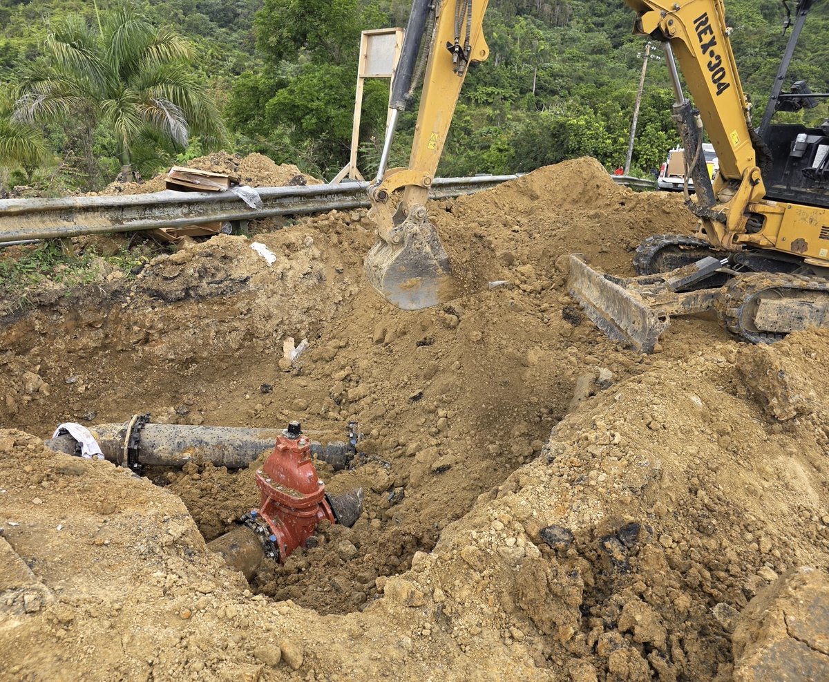 AcueductosPR's tweet photo. 📢🗓 [Aviso | Trabajos Programados] Culminadas las labores de mejoras en el sistema de distribución de la estación de bombas Farallón en #Cayey.

🔧⚙️ Los trabajos consistieron en la instalación de tres válvulas de control y un metro de flujo en la tubería de 10 " de diámetro que distribuye agua hacia sectores de #Guayama.

🚱 Inicia el proceso para el restablecimiento paulatino del servicio de agua potable para los sectores Villas de Carite, Palmasola, Guamaní, PR-179, PR-7741, PR-742 y zonas aledañas.