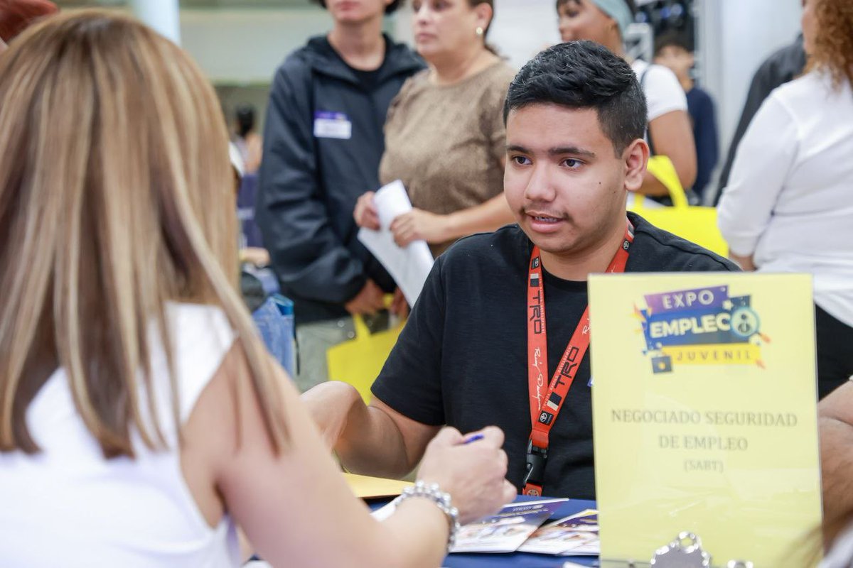 DTRHPR's tweet photo. Más de 1,100 jóvenes participaron en la Expo Empleo Juvenil, reflejando el interés de nuestra juventud en integrarse a la fuerza laboral. Como parte del compromiso de @Jenniffer, en @DTRHPR continuamos creando oportunidades de empleo, orientación y desarrollo para Puerto Rico. https://t.co/wUESJYOPuB