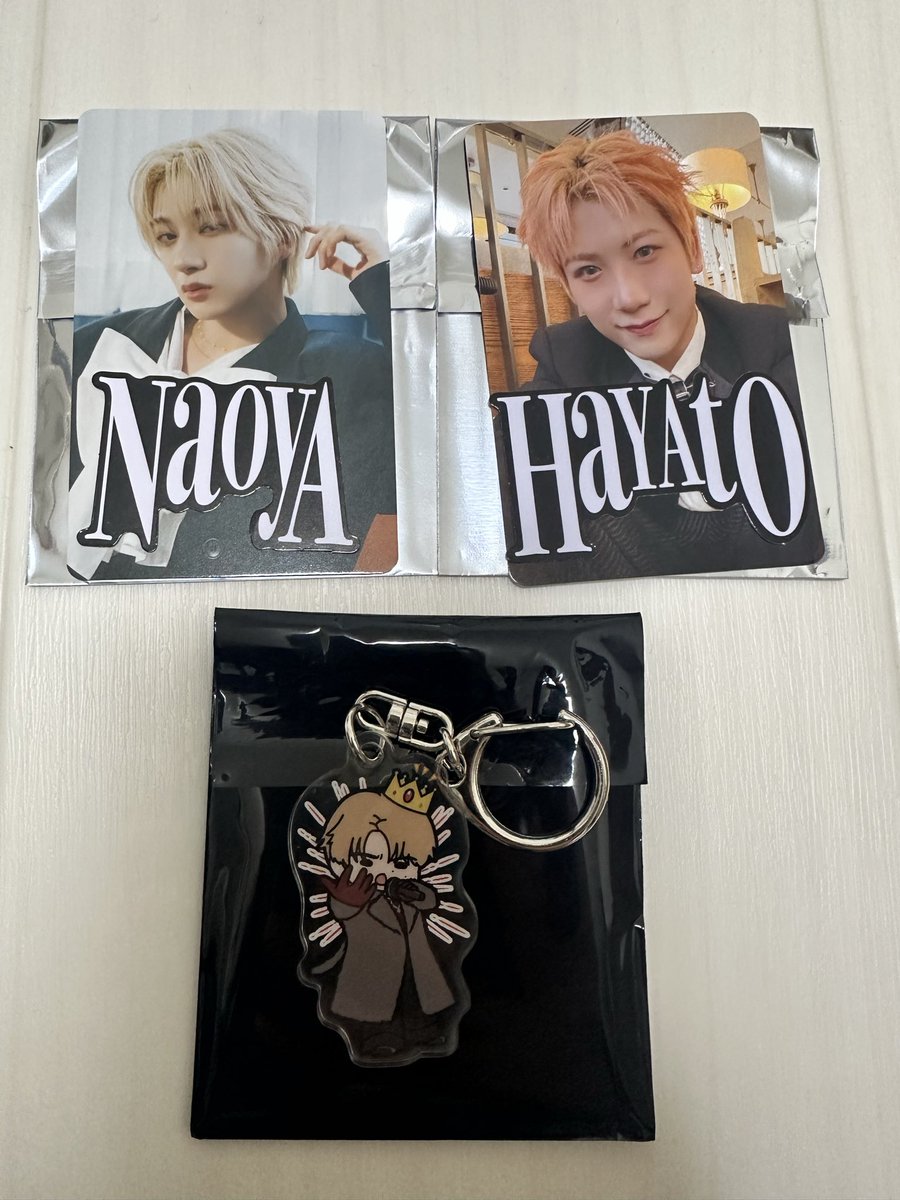 Nelo12O's tweet photo. MAZZEL 1st Arena Tour 2026
"Shall we hit the Banquet?"
ランダムフォトカード アクキー

【譲】NAOYA  HAYATO / RAN

【求】RYUKI 
フォトカード自撮り＞他撮り

郵送のみ https://t.co/9jYeUq3vQG