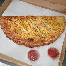 HanbiReaper's tweet photo. sbarro's pizza🤣☠️No thanks I'll stick with giant Bambinos Pizza 24-in stuffed crust Mexican pizza Enjoy your Domino's I heard you like the Anakin meat lover special https://t.co/WvFO7zvml9