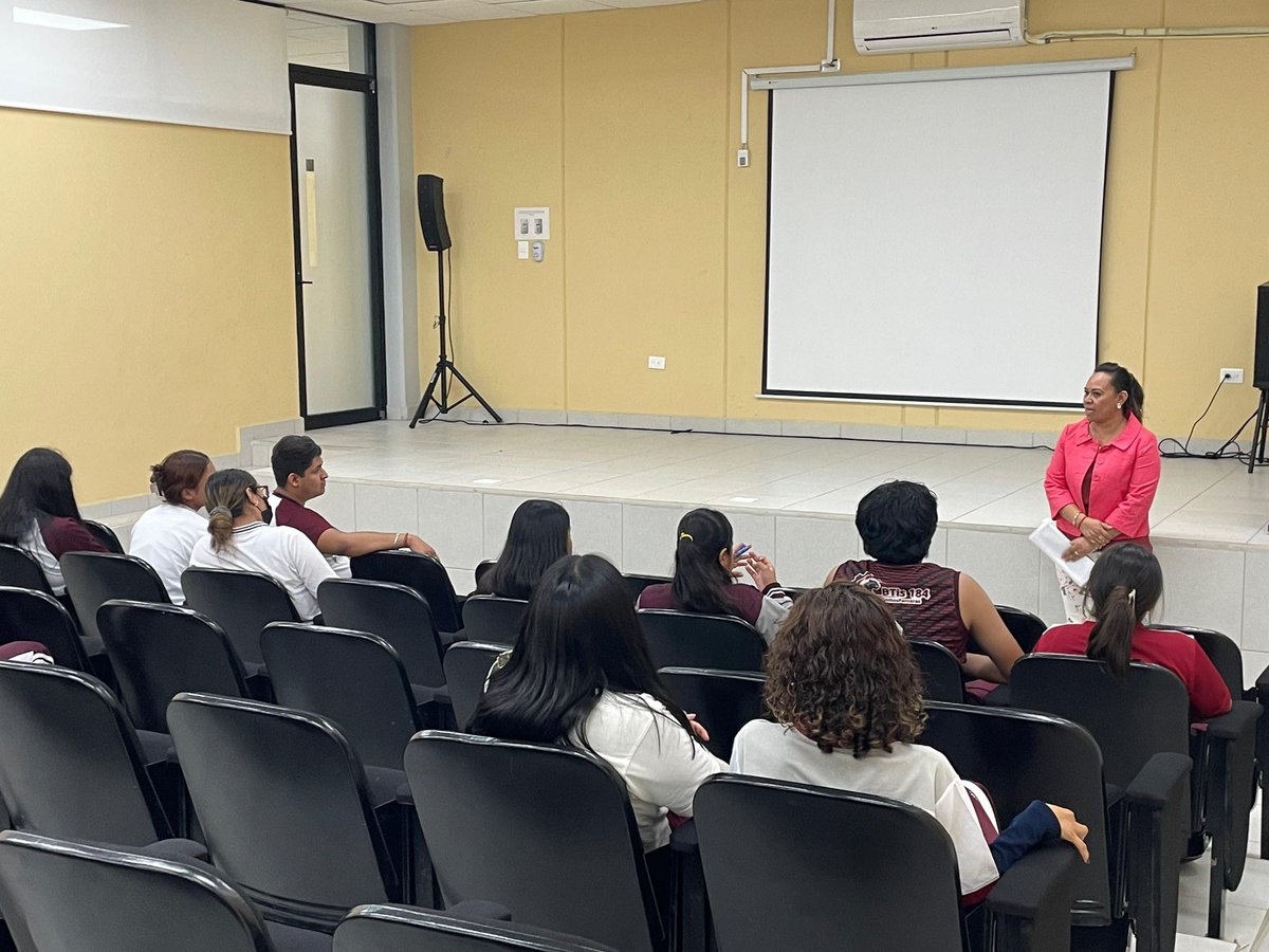 SoyUTIM's tweet photo. 🎓 ¡Vive la experiencia UTIM!

Alumnos del CBTIS 184 recorrieron hoy nuestro campus, conocieron laboratorios, aulas y la oferta educativa 💻🔬
Gracias por visitar “Vamos a la UTIM” y proyectar su futuro con nosotros 🙌
#PorAmorALaUTIM #PorAmorAPuebla https://t.co/ntl9IIBGkR