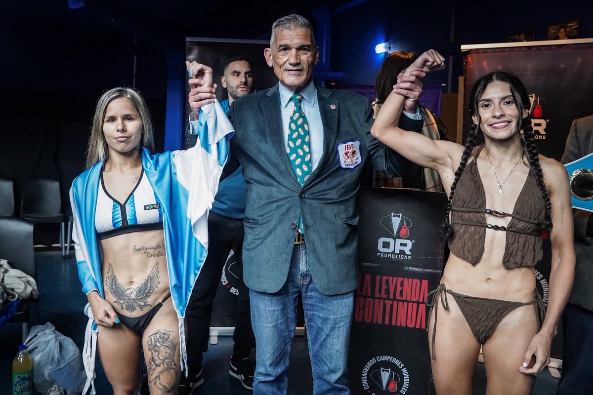 PlanetaBoxing's tweet photo. 🥊CHANCE PICANTE🥊
⚡La bonaerense Sol Baumstarh 🇦🇷 enfrentará este viernes a Yadira Bustillos 🇺🇸 por la corona mundial interina minimosca FIB, en la FAB 🇦🇷. Esta chance se dio producto del embarazo de Kim Clavel🇨🇦, ahora campeona en receso.Televisa @TyCSports desde las 22.00 hs. https://t.co/2NIuExpO7N