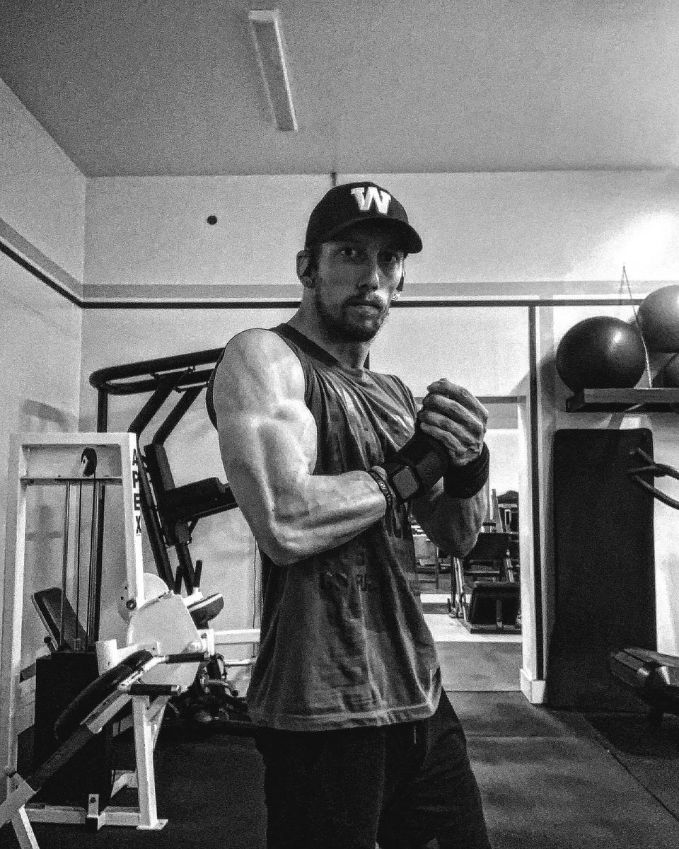 Lithiaus's tweet photo. Summer Body Loading… 🔥

Been putting in the work in the gym — no shortcuts, just consistency. Lifting heavier, eating cleaner, and staying locked in. https://t.co/fGhpmOzBiK