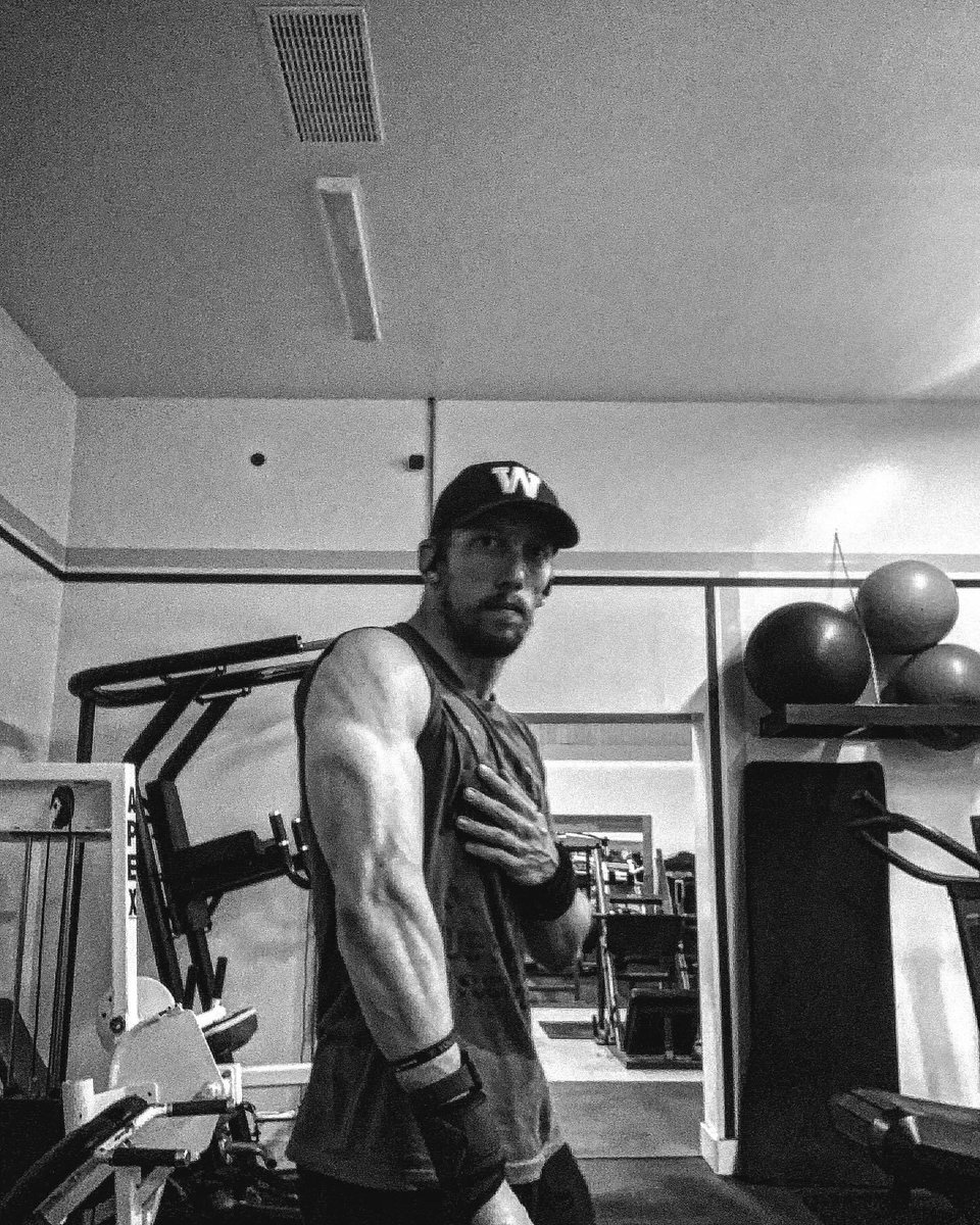 Lithiaus's tweet photo. Summer Body Loading… 🔥

Been putting in the work in the gym — no shortcuts, just consistency. Lifting heavier, eating cleaner, and staying locked in. https://t.co/fGhpmOzBiK