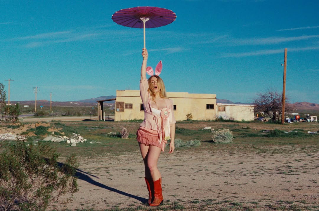 WRSTBOYONWEB's tweet photo. Brittany Murphy mv soon? https://t.co/mKUbrZVsaB