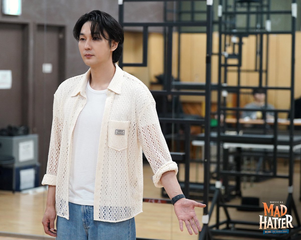 JSYARCHIVE_'s tweet photo. 뮤지컬 매드해터

🎩 연습실 현장 스케치 

개막을 앞둔 뮤지컬 <매드해터>의
막바지 연습 현장 공개!

조슬린 #조성윤 

26.06.09.~26.08.30. 
TOM 1관 https://t.co/YT54SXktxX