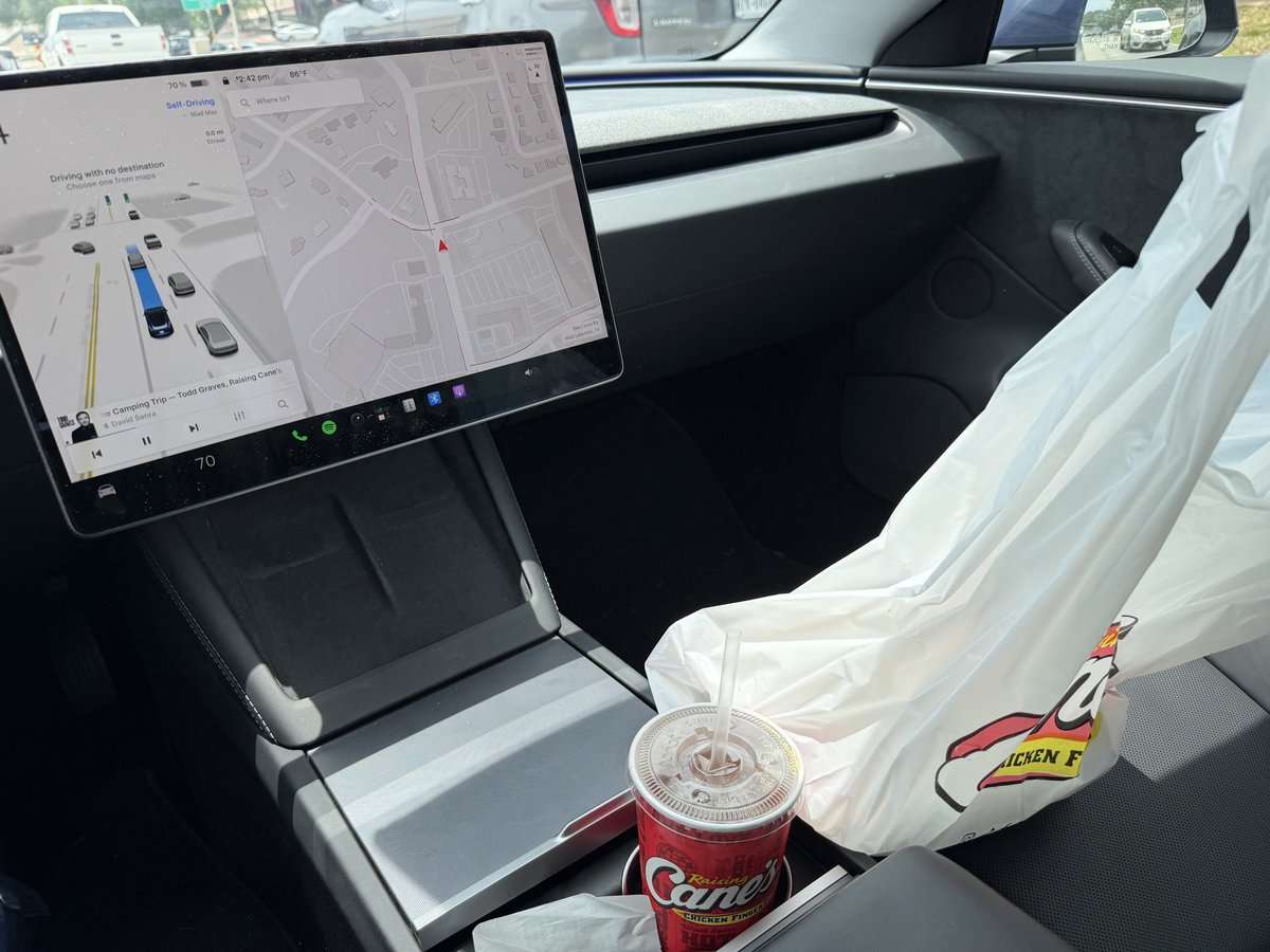 0aSubplot's tweet photo. Listening to the @davidsenra interview with Todd Graves required me to do some field research. I appreciate the vent holes in the box, so one does not get sweaty food. https://t.co/LjUCBwKG5r