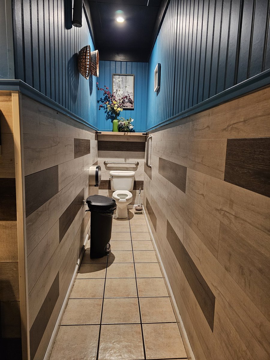 MidAtlanticMM's tweet photo. Looks straight out of the Shinning, like a Throne of Judgement or entering an arena of toilet warriors. It's at a Mexican restaurant, so you have plenty of ammunition for battle. https://t.co/VN3a70hQ90