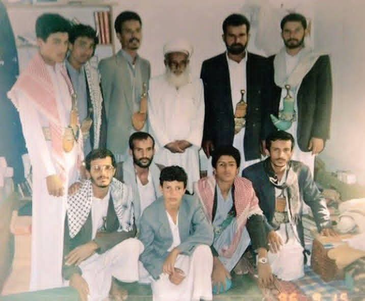 fly_yem's tweet photo. #شجرتان خبيثتان ...؟
شجـــــــــرة الزقـــــوم
شجـــــــــرة الســــلالة الحو/ثية https://t.co/i5VtLFQIHS