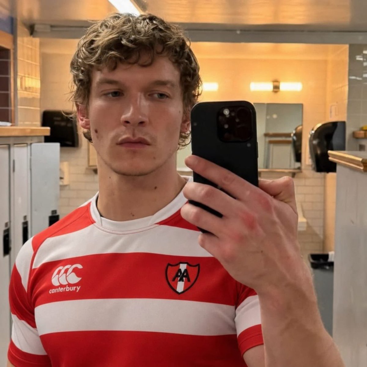 hollanovcoholic's tweet photo. | mini au #hollanov 🏉

donde shane es el nuevo refuerzo de san isidro y futura promesa para la convocatoria de la selección

o donde ilya, figura principal de alumni, queda embobado con el “chino” tras su primer partido enfrentados https://t.co/7vZwEdmFsh