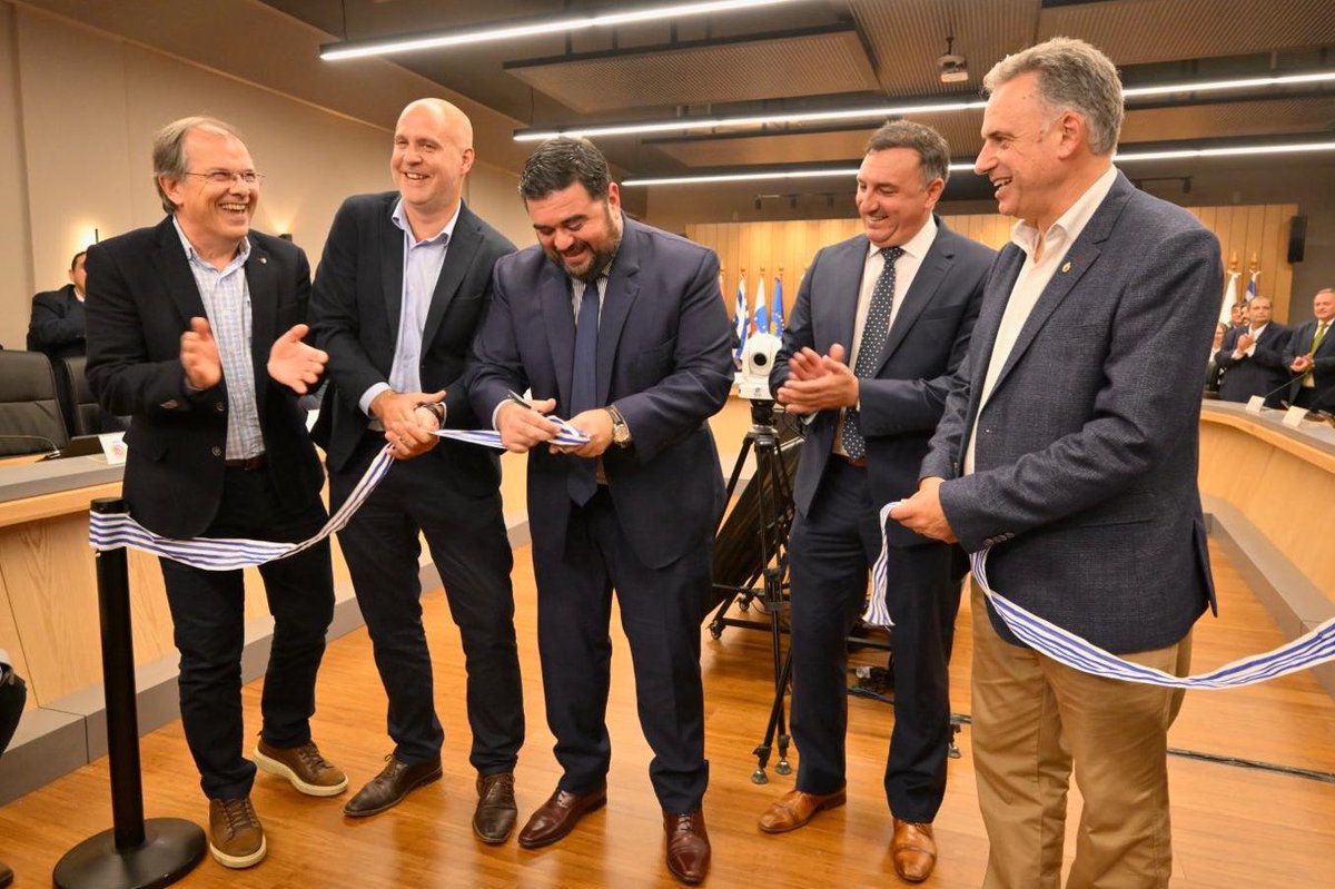 FLegnaniSilva's tweet photo. Acompañamos la inauguración de la nueva casa del @cintendentesuy .

Un espacio democratico donde abordamos conjuntamente los desafíos e intereses de los 19 departamentos.

Felicitaciones por este paso, y a seguir trabajando por lo que nos une! https://t.co/Hrt2RrI0Xl