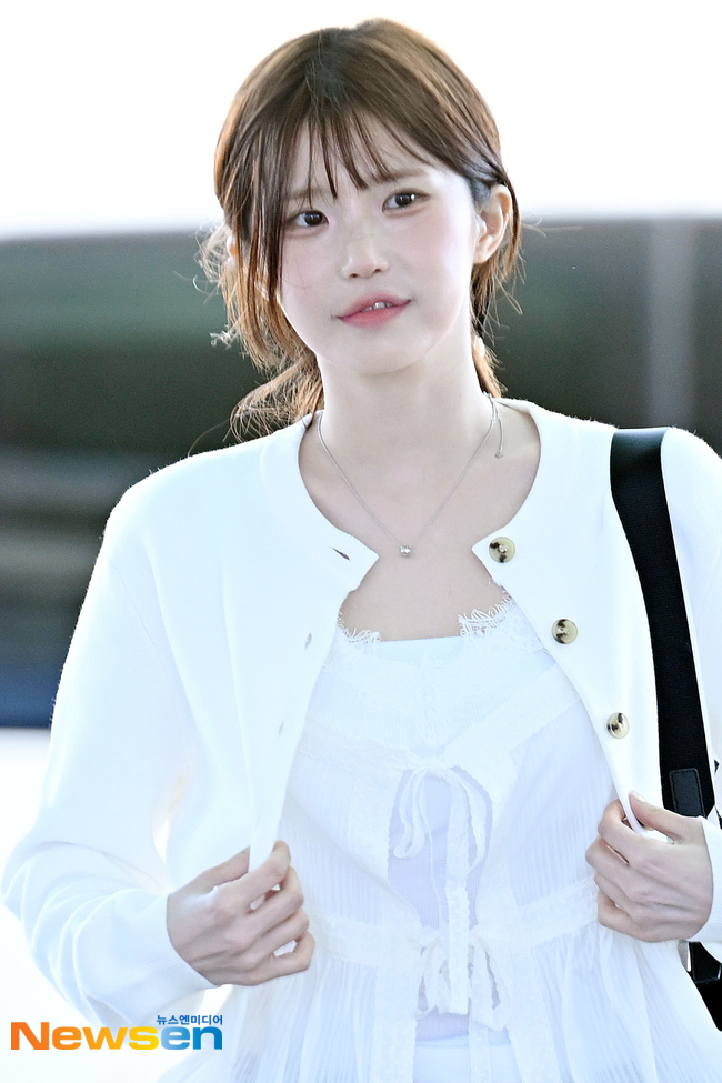 fiq_D_flover's tweet photo. [📰] fromis_9 departing to Vietnam for the <K-Pulse Hanoi 2026>

#fromis_9 #프로미스나인
@realfromis_9 https://t.co/MVb10i5kbx