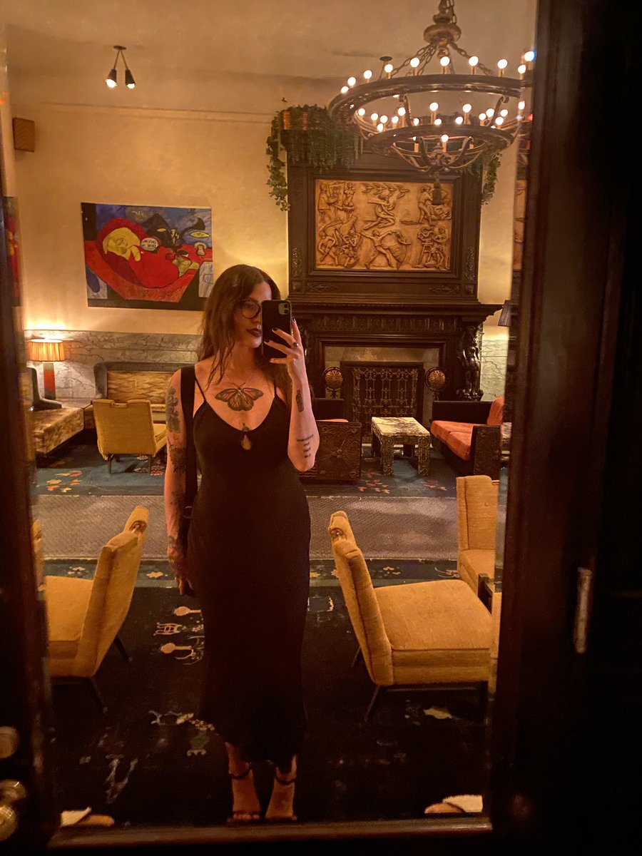 volatilebooty's tweet photo. had a lovely time in NYC and I can’t wait to return 🖤 https://t.co/sbtXsTitSG
