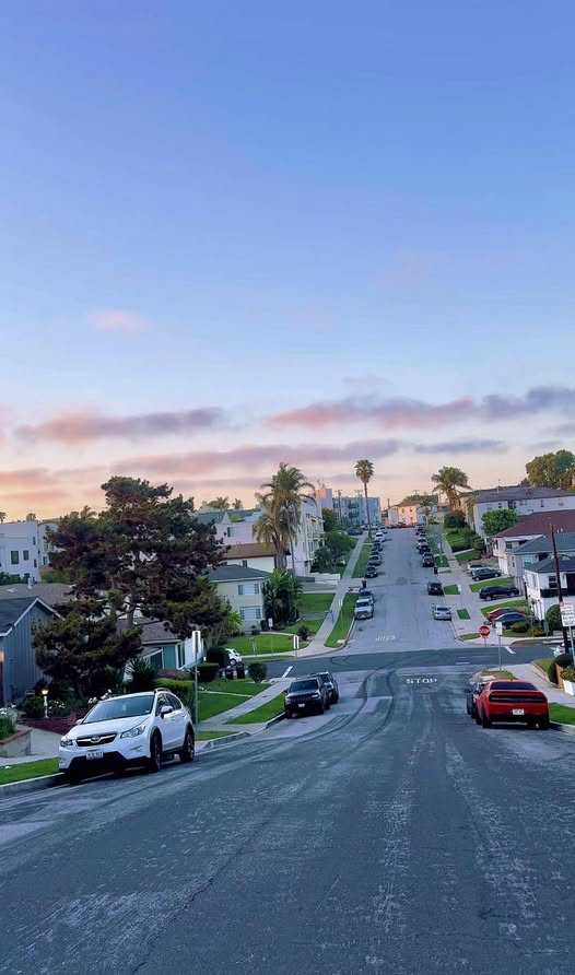s_pp_ss_p's tweet photo. Quiet streets, peaceful mind, simple life Englewood residential area https://t.co/GadoXeF5EY