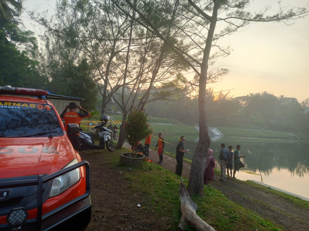 babegini's tweet photo. Embung kaliaji Turi, Sleman pagi ini. info awal laka air 2 korban tenggelam, tim BPBD Sleman melakukan pencarian dengan penyelaman. https://t.co/uTpEd5IqWm