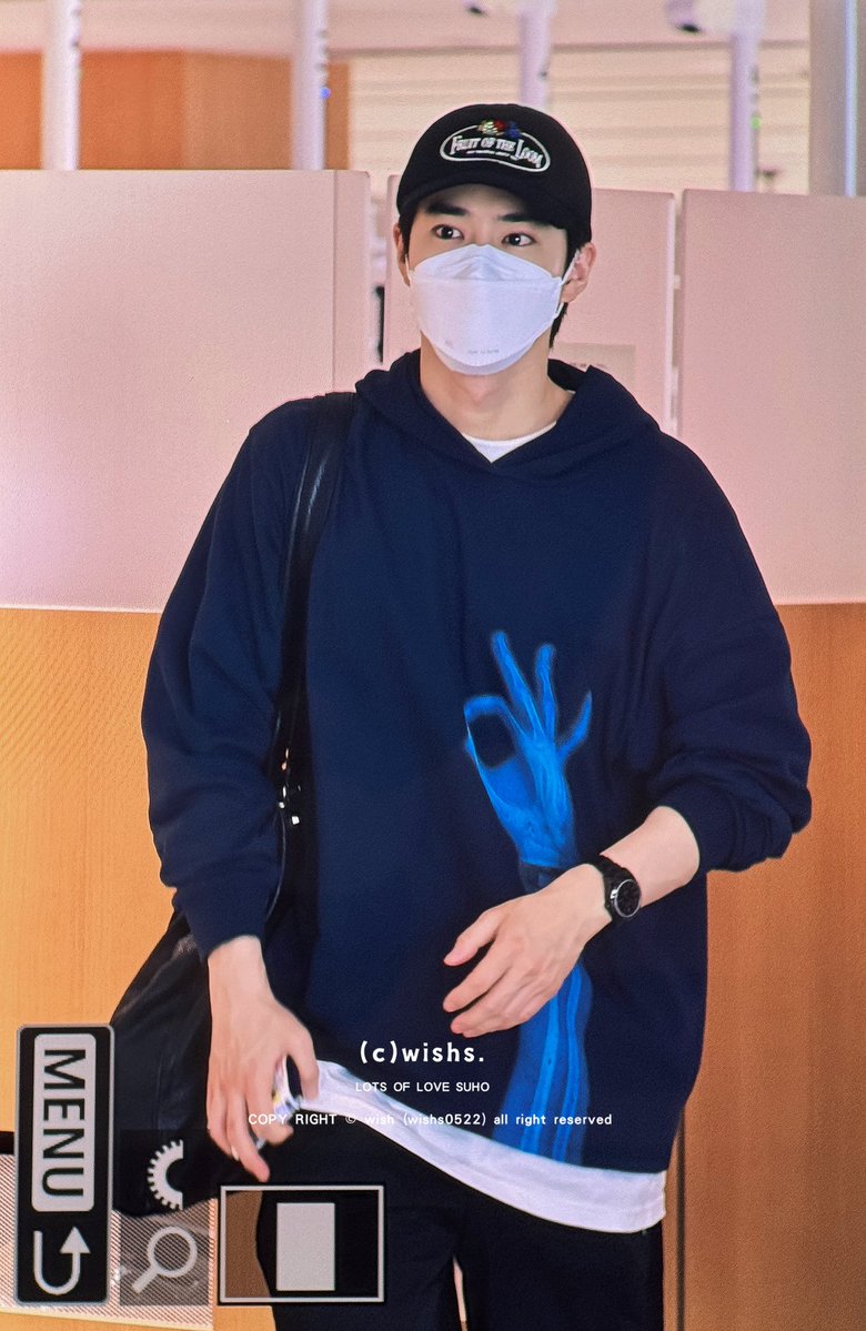 SuhoCommunityID's tweet photo. 050626 - Bandara KIX

SUHO di Bandara Internasional Kansai, Osaka, Jepang, menuju Jakarta, Indonesia, untuk pertunjukan berikutnya 

Safe flight!!! Sampe ketemu di Jakarta 💖

Ctto
#Suho #수호 #김준면 https://t.co/Hsd3K5BHLg