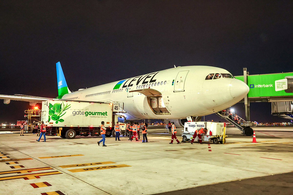Turiweb1's tweet photo. 🌐 Aerolínea LEVEL inaugura vuelos directos Lima – Barcelona con tres frecuencias semanales.

👉 Más información en esta nota: https://t.co/IXlqHHWzUr https://t.co/85wJvGBRF0