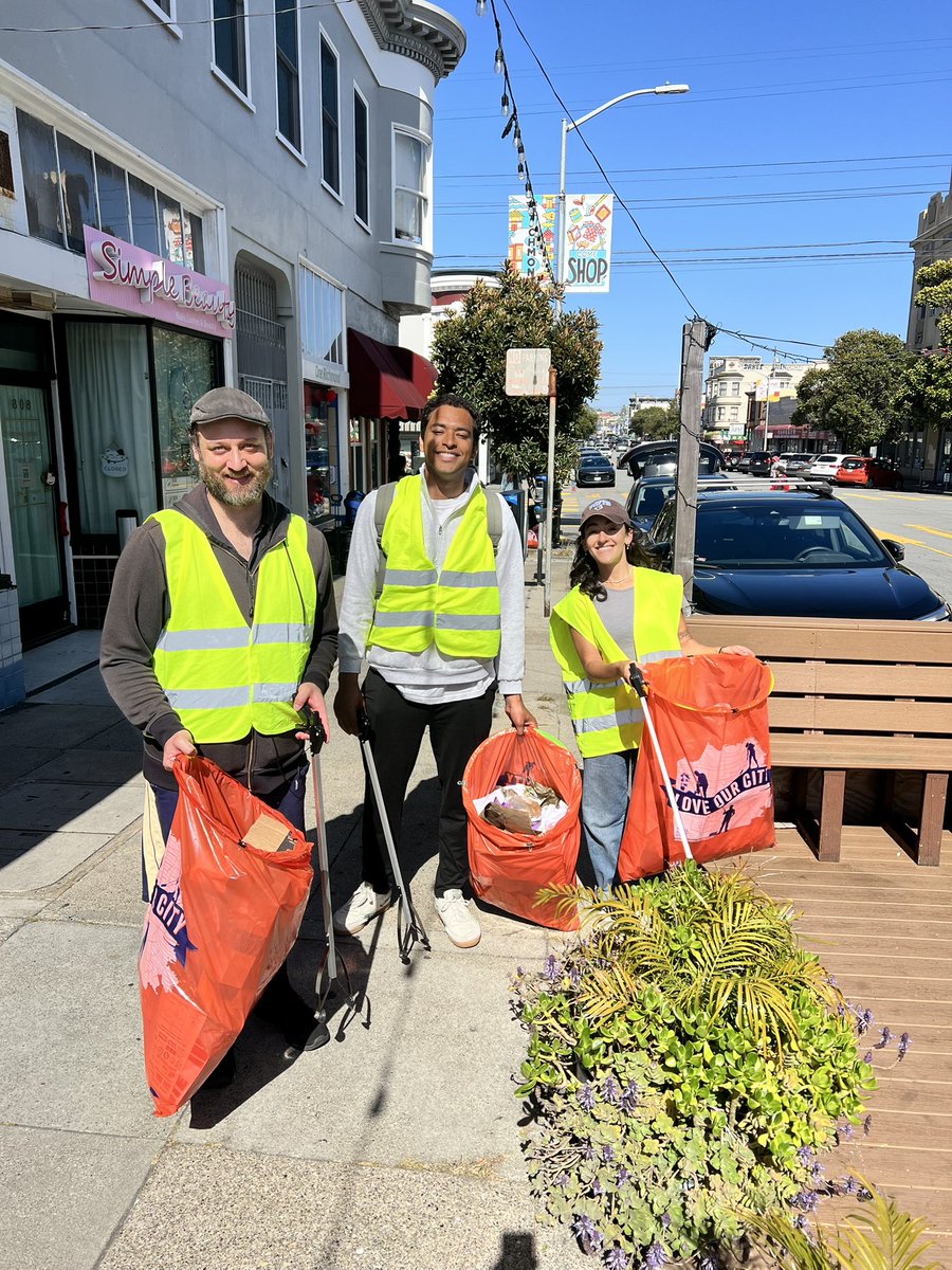 RefuseRefuseSF's tweet photo. Nice little group of volunteers on a sunny Thursday afternoon in San Francisco at the One Richmond Cleanup on Clement St.

Half new, half returning. From early 20s to senior, been in SF for a couple months to born &amp; raised. All coming together to keep our pretty city clean! https://t.co/IsPsnz50UE