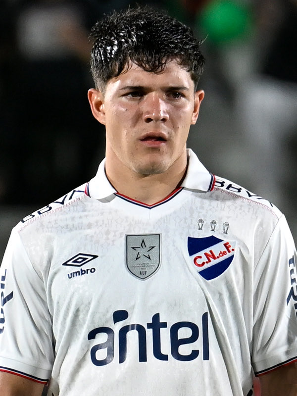 CNdeF__14051899's tweet photo. Oportunidad de oro para Pavel Núñez, tiene que aprovechar el tren que pasa solo una vez, no tiene que dividir protagonismo en la delantera, viene de varios partidos siendo suplente, es ahora o nunca más. https://t.co/EmlGKDEU9f