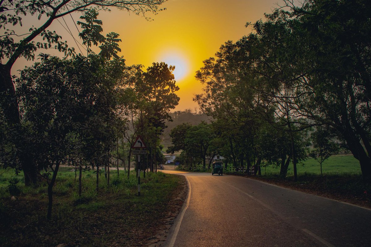 Mbae587's tweet photo. We spend our lives trying to outrun uncertainty, only to discover that uncertainty was the canvas on which every beautiful thing was painted. https://t.co/kTWOLdSbcy