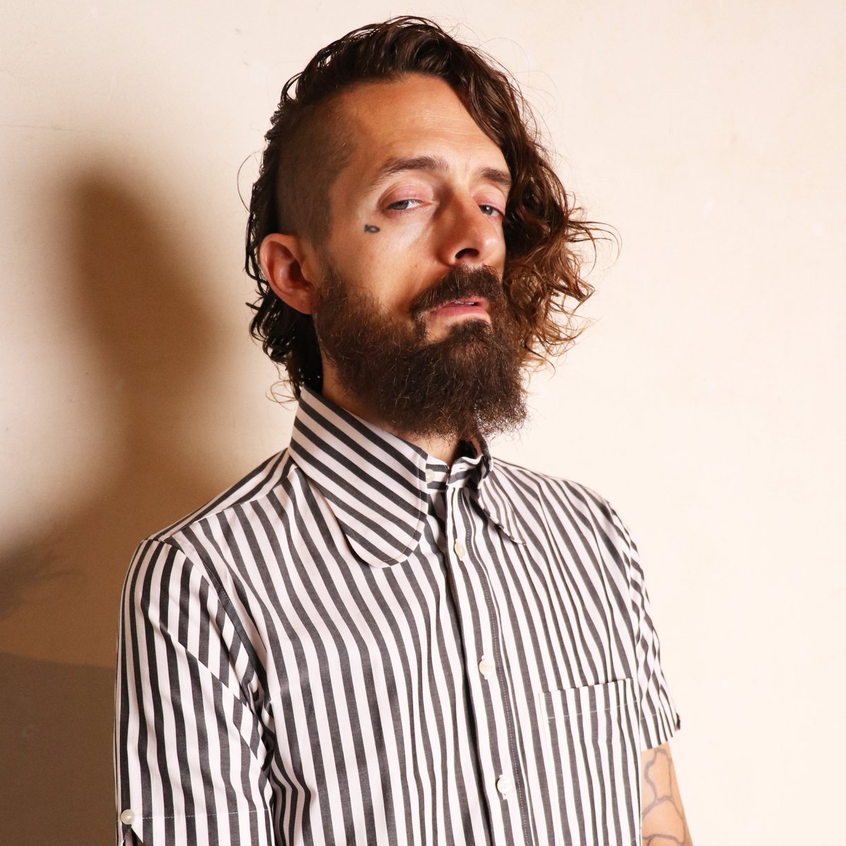 original_john's tweet photo. Original John
S/S BEAGLE COLLAR SHIRTS

ブランドシグネチャースタイルの半袖ビーグルカラーシャツ。
汎用性の高い太さのロンドンストライプが3モデル。
https://t.co/ehKsDdUAy5 https://t.co/g5Pf9tIKAR